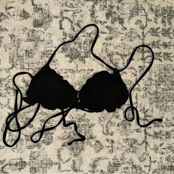 Bikinis/swim - Picture 4 of 11